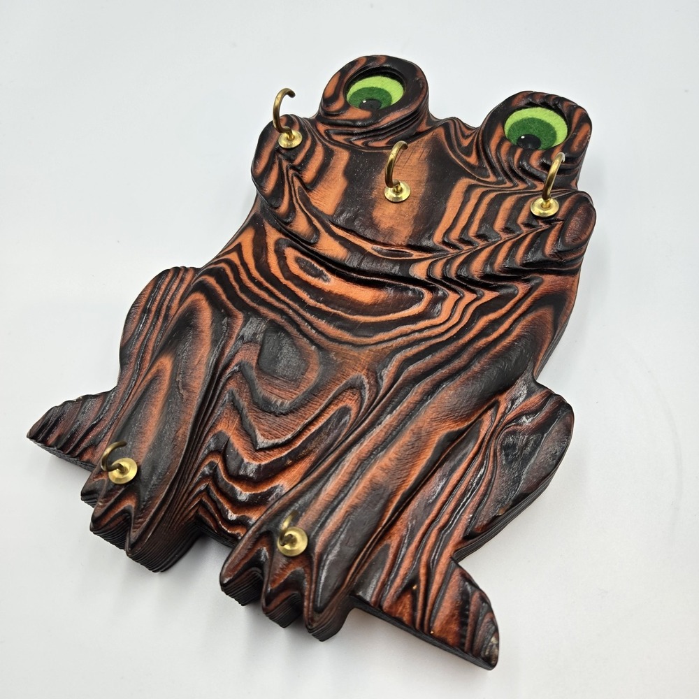 Vtg Mcm Cryptomeria Burnt Wood Frog Felt Eyes Japanese Cedar Wall Art Key Holder